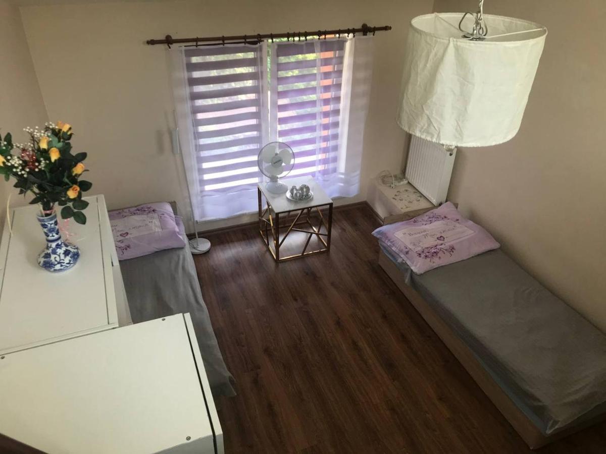 Samodzielny Pokoj W Wygodnym Domu Z Parkingiem Apartment Piaseczno  Ngoại thất bức ảnh